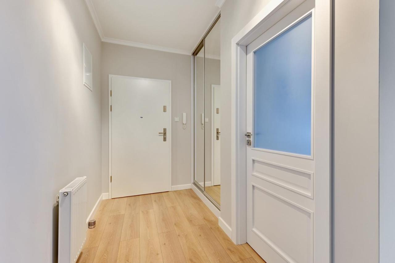Downtown Sadova Center & Parking Apartment Gdansk
