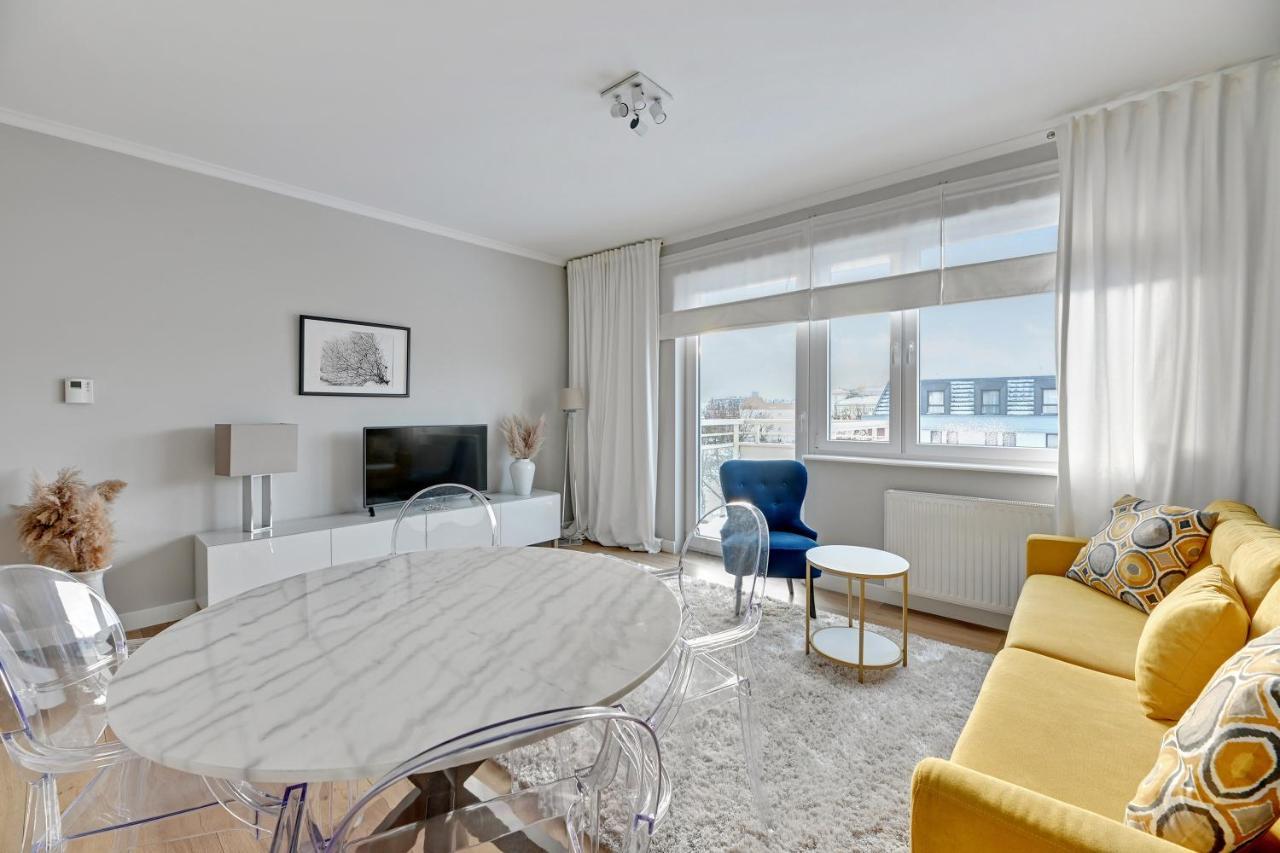 Downtown Sadova Center & Parking Apartment Gdansk