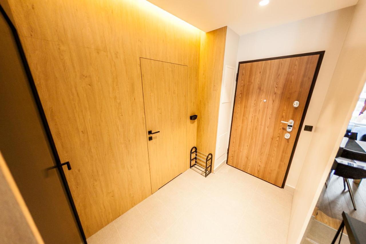 Apartament Aureus *