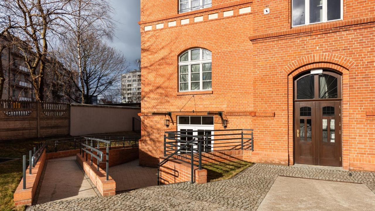 Flatbook - Center Waterlane Vintage With Gym *
