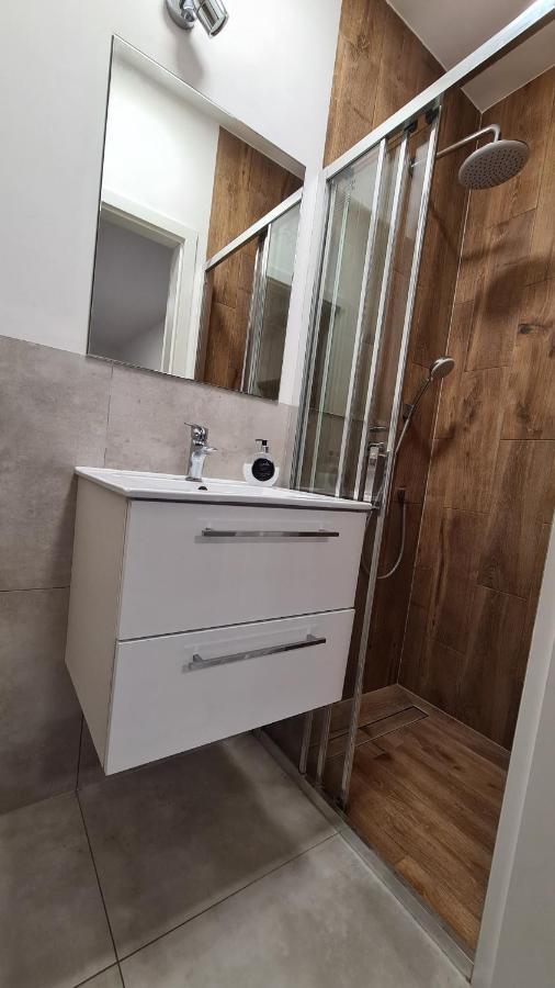 Apartment Studio I Pokoje I Pokoje Z Lazienkami *