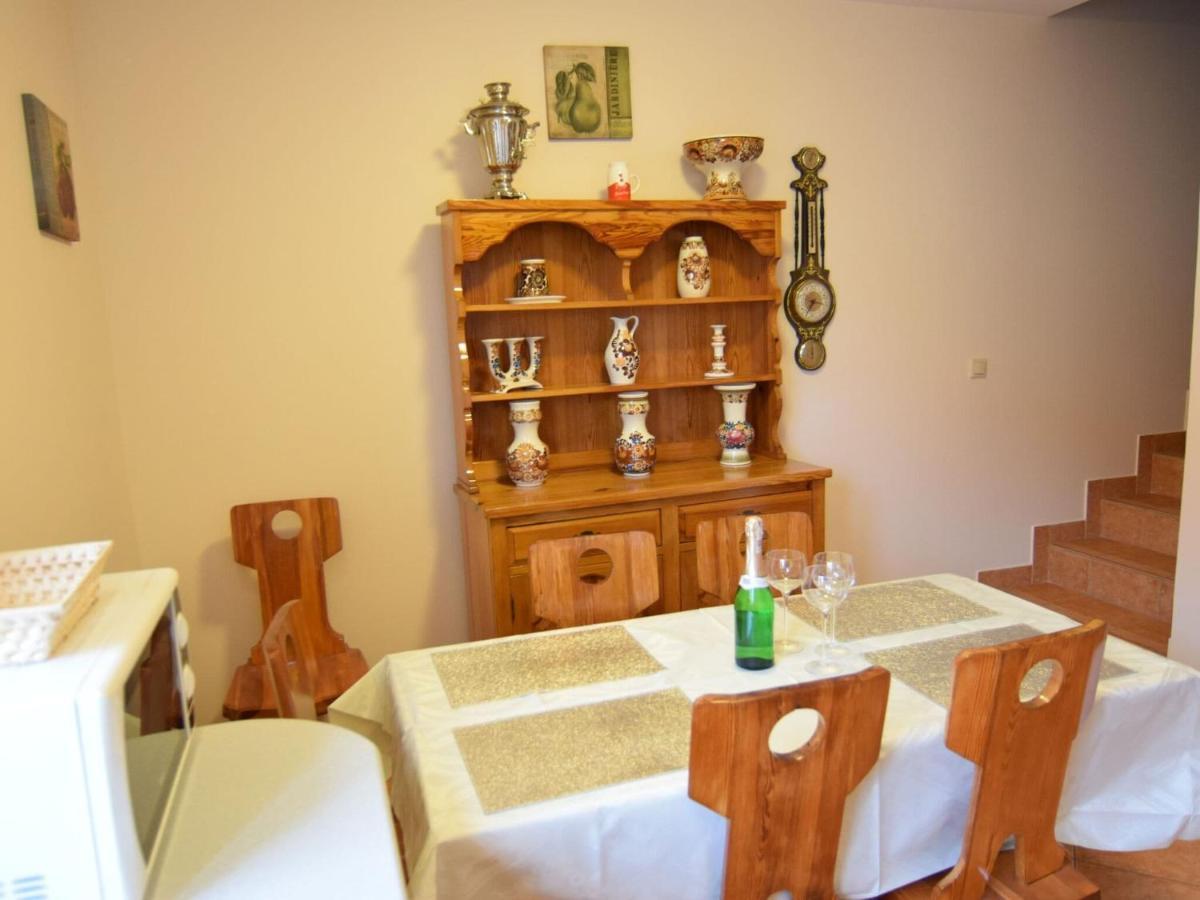 Semesterbostad Secluded In Swibno With Grill Gdańsk