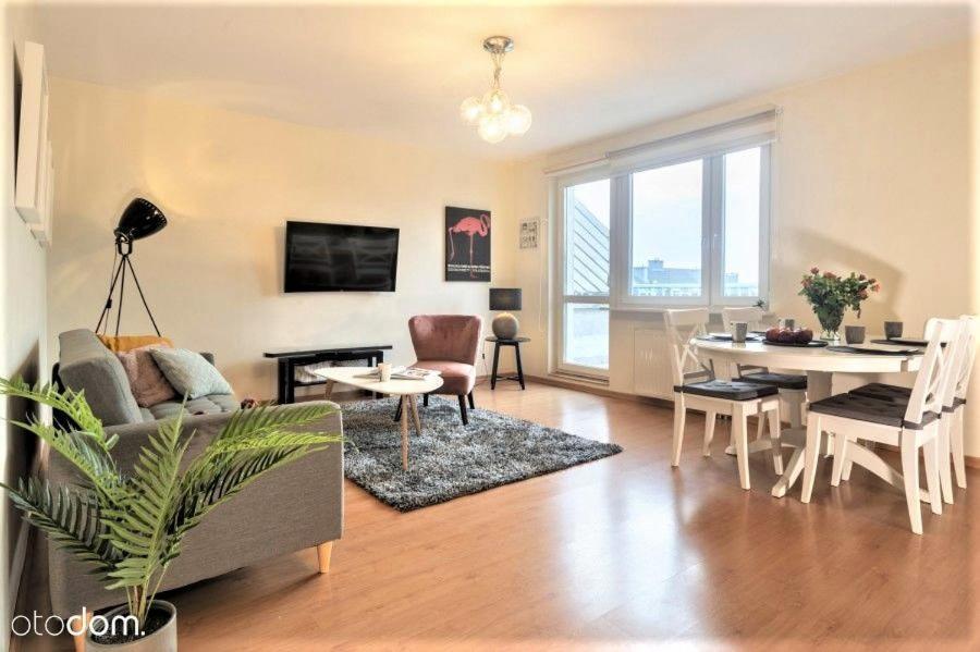 Apartment 777 Apartments & Cars _ Marshal Foch *