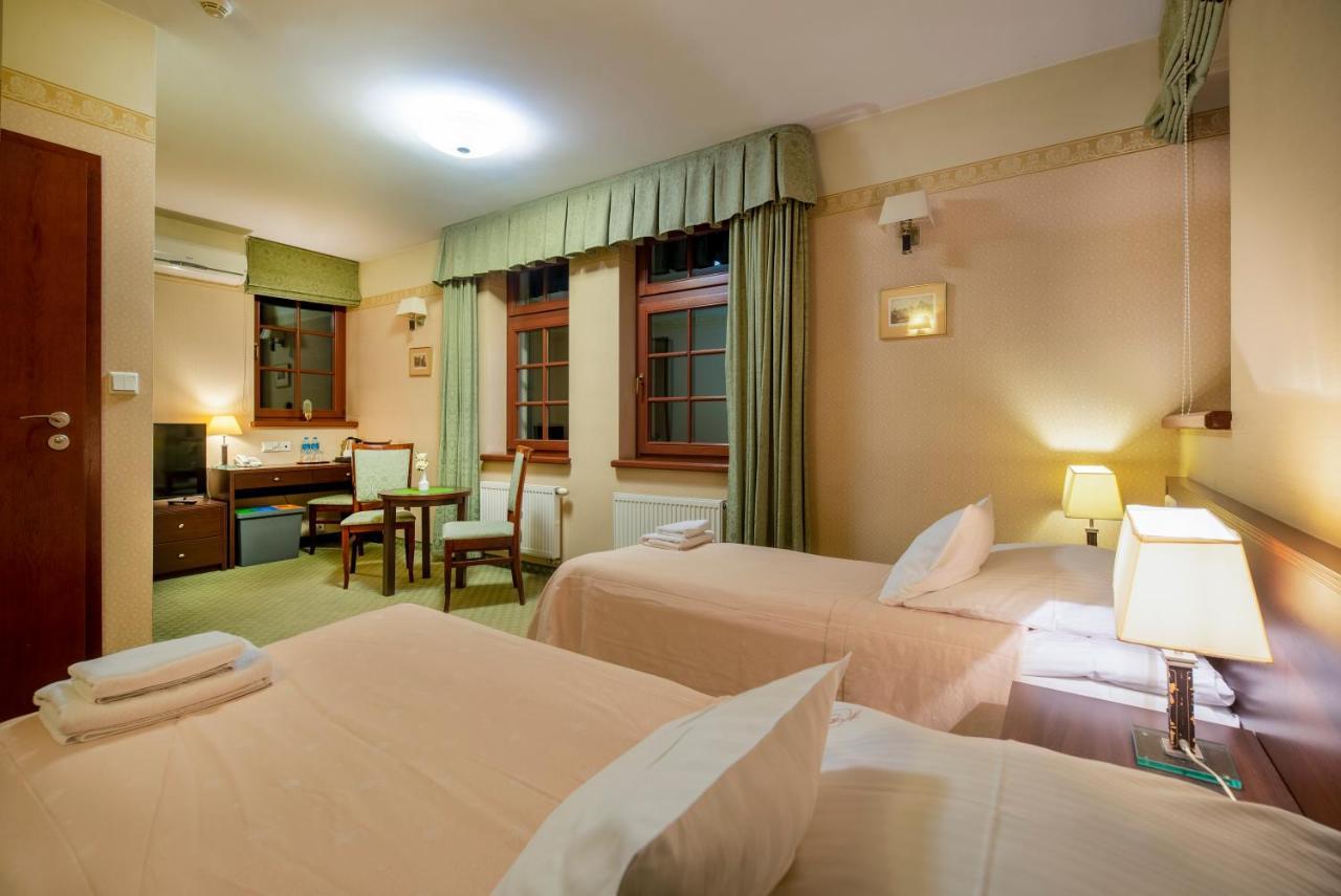 Jaskowy Dworek Aparthotel 3*