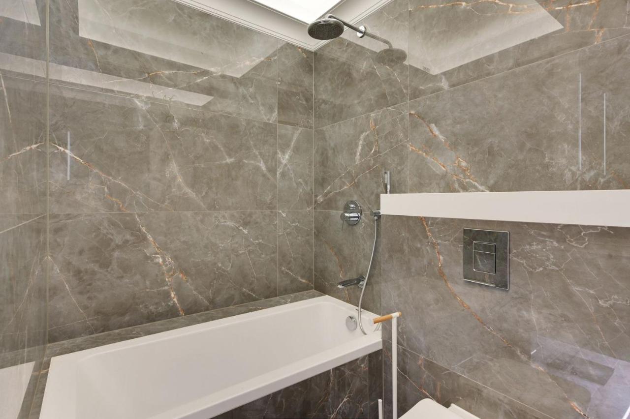 Aqua By Grand Apartment