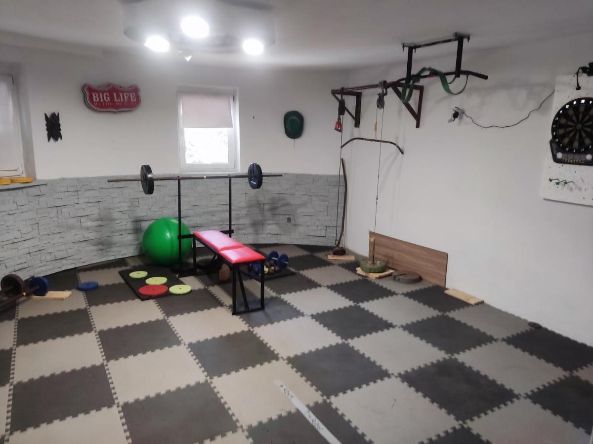 Korzeniowskiego 25 *