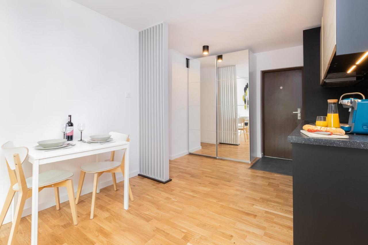 Pomorska Apartament Przy Parku Reagana By Renters