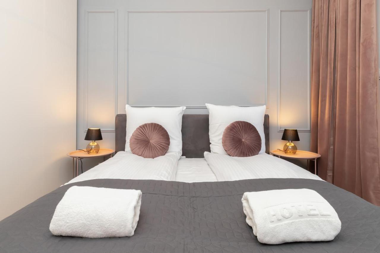 Browar Gdanski Free Parking By Renters *