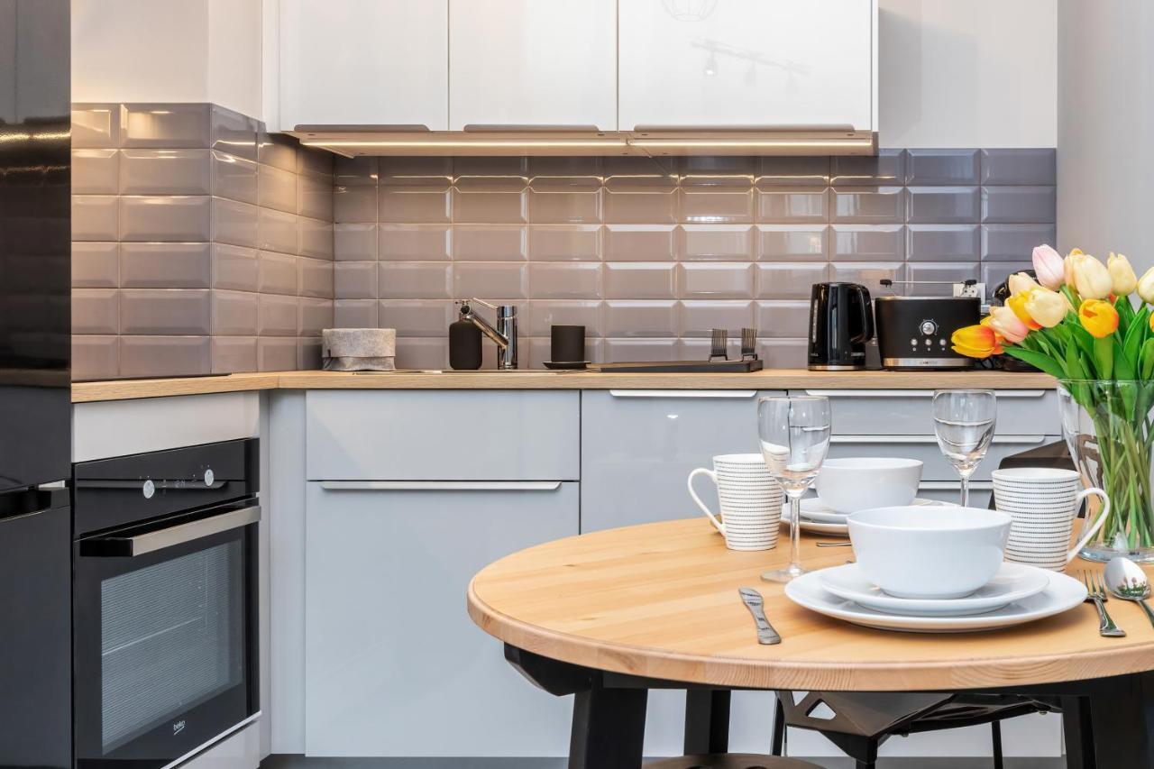 Browar Gdanski Free Parking By Renters *