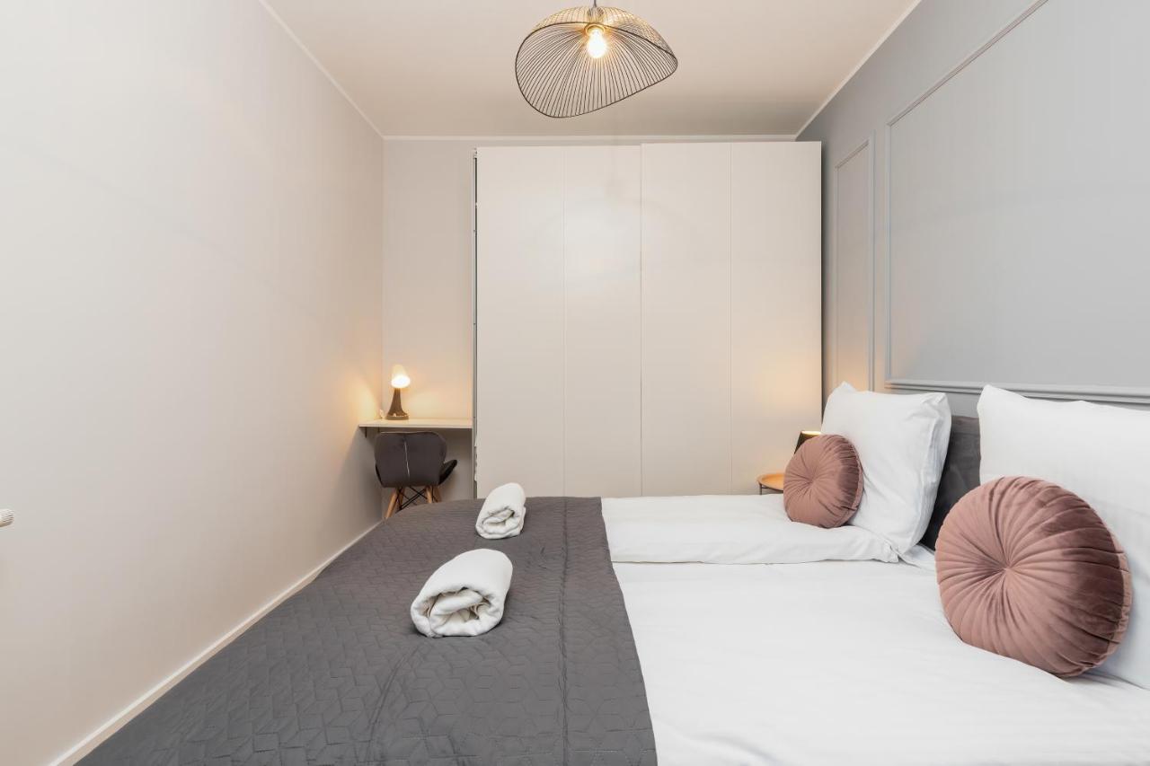Browar Gdanski Free Parking By Renters *