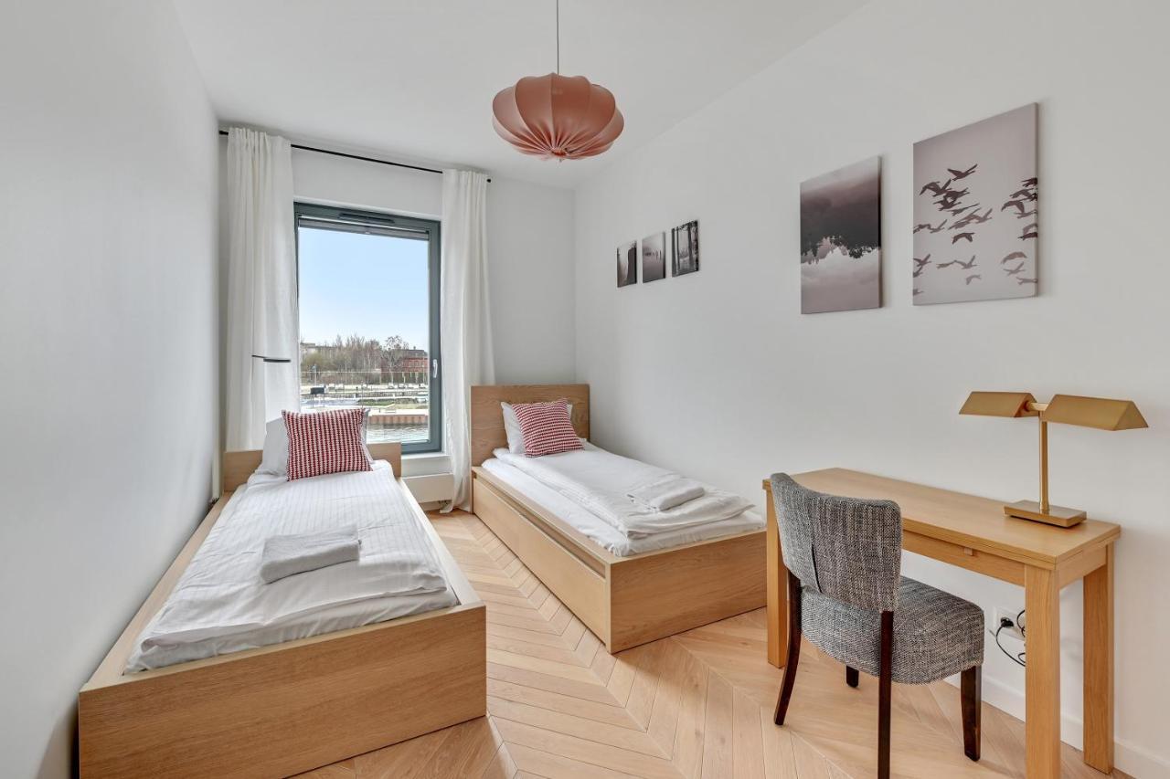 Riverside Apartments Apartment *