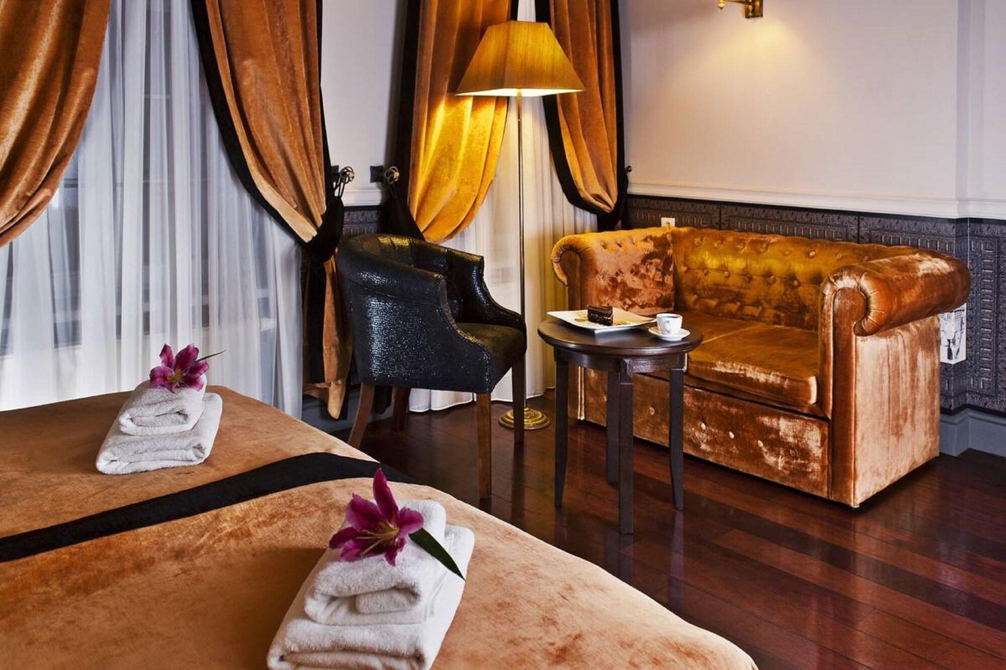 Aparthotel Holland House Old Town 4*