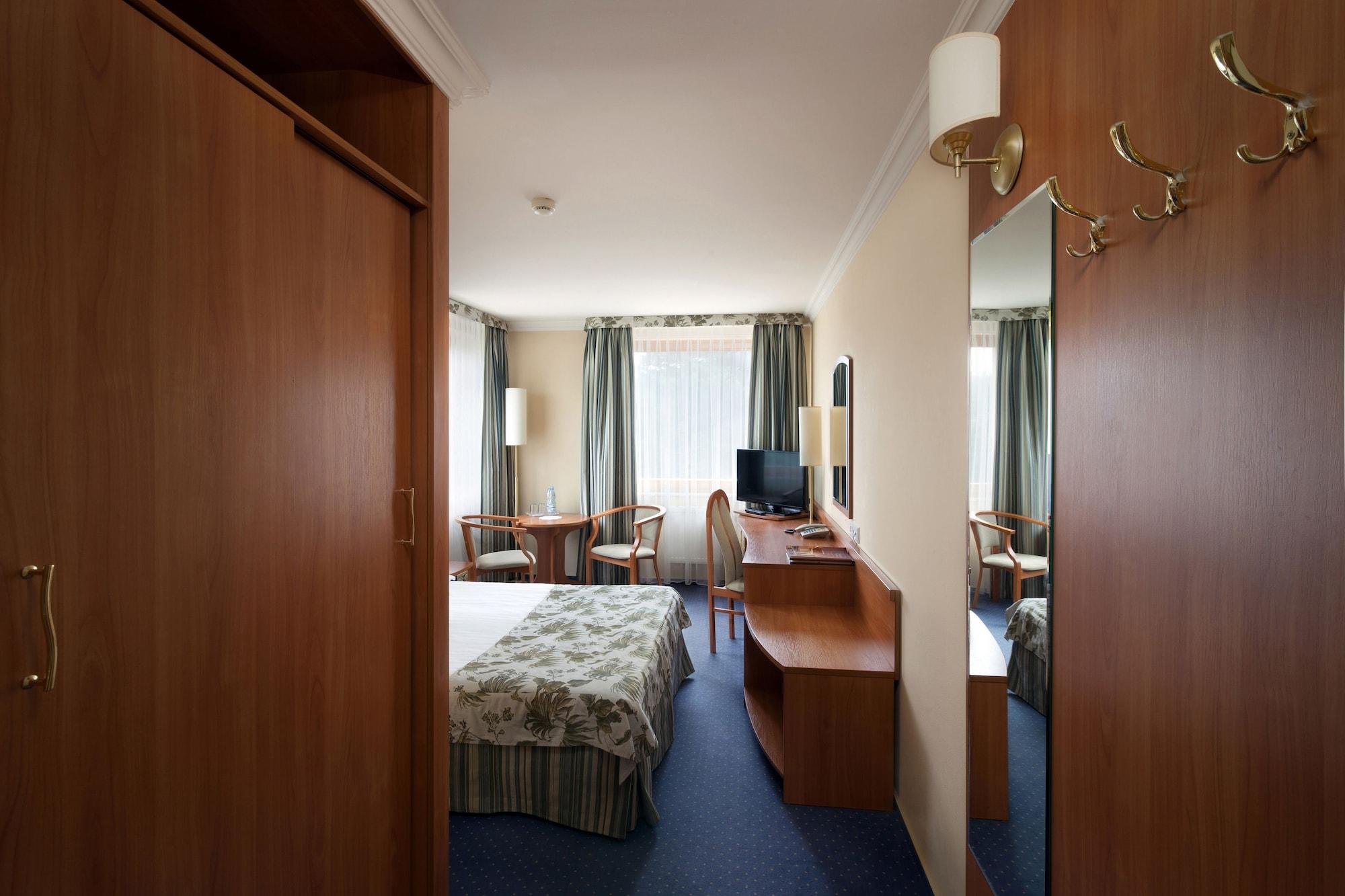 Bartan Seaside 3* Gdansk
