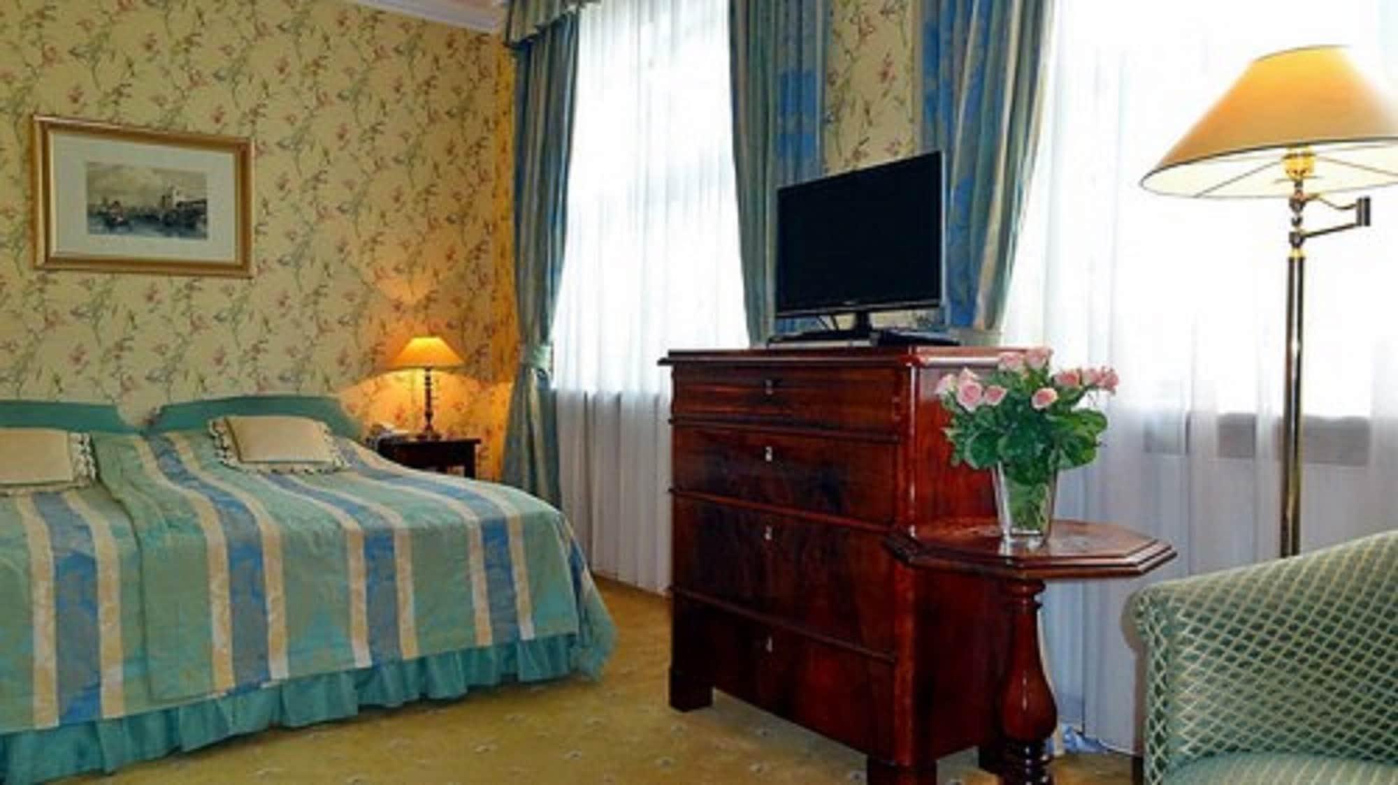 Hotel Podewils Old Town