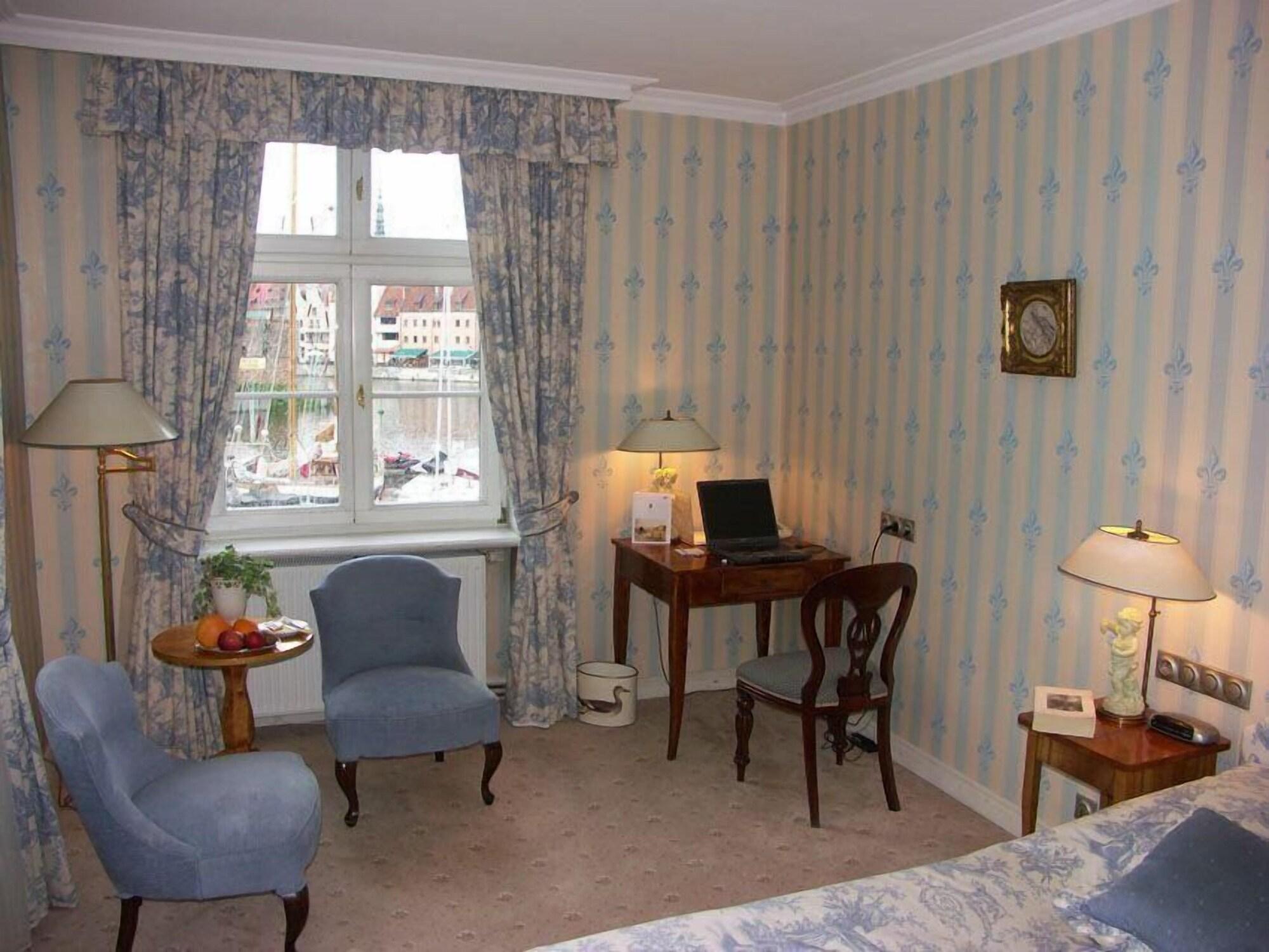 Hotel Podewils Old Town