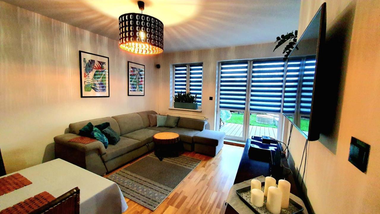 Apartament z ogrodem i grillem. *