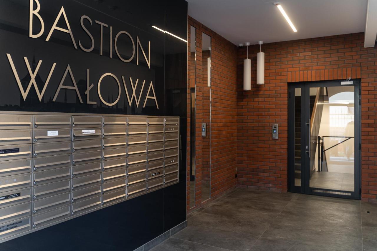 Bastion Walowa 16 *