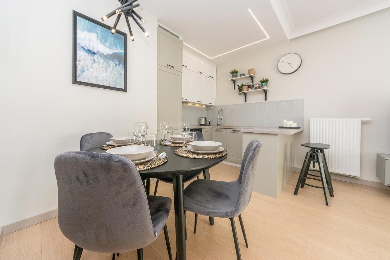 Apartment Hello Letnica With Sea View And Private Parking