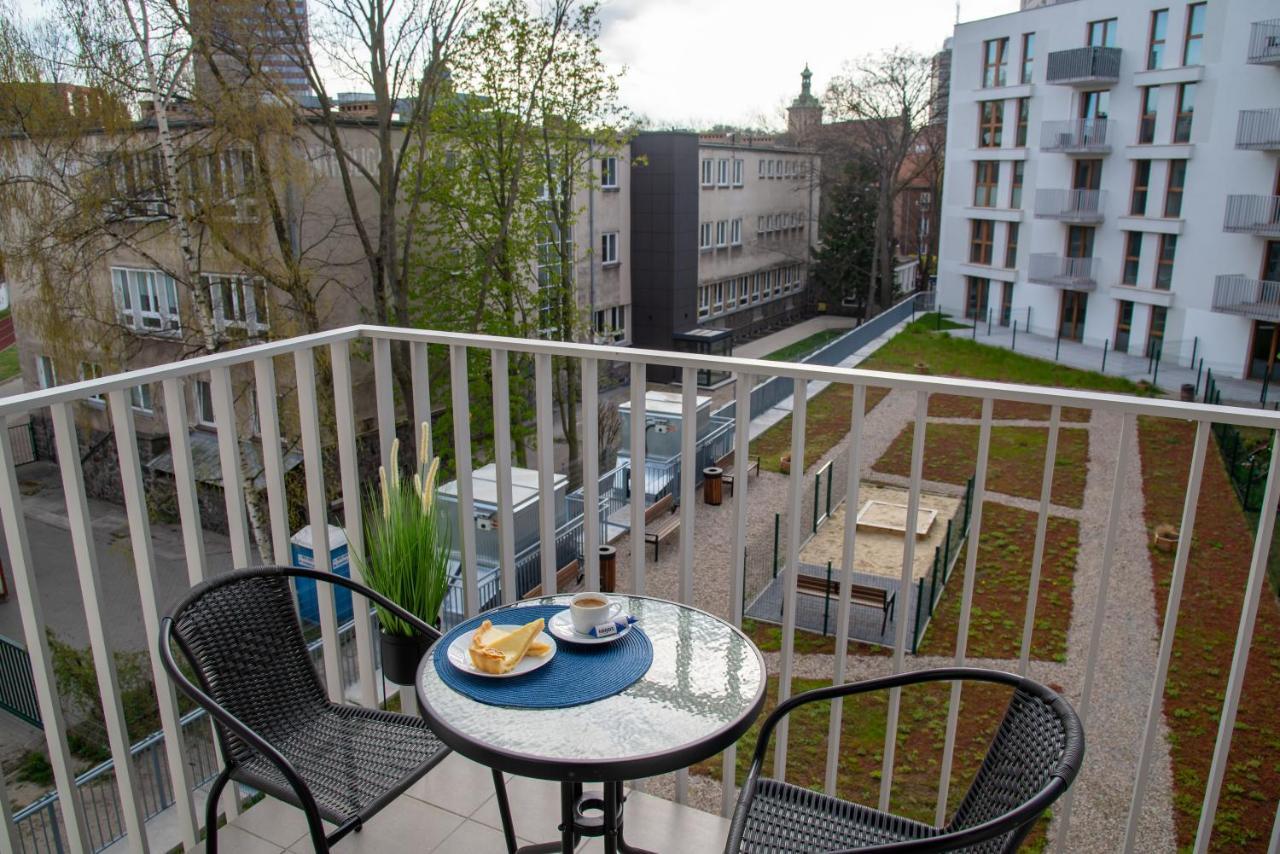 Maya's Flats & 50 - Aura 40 Apartment