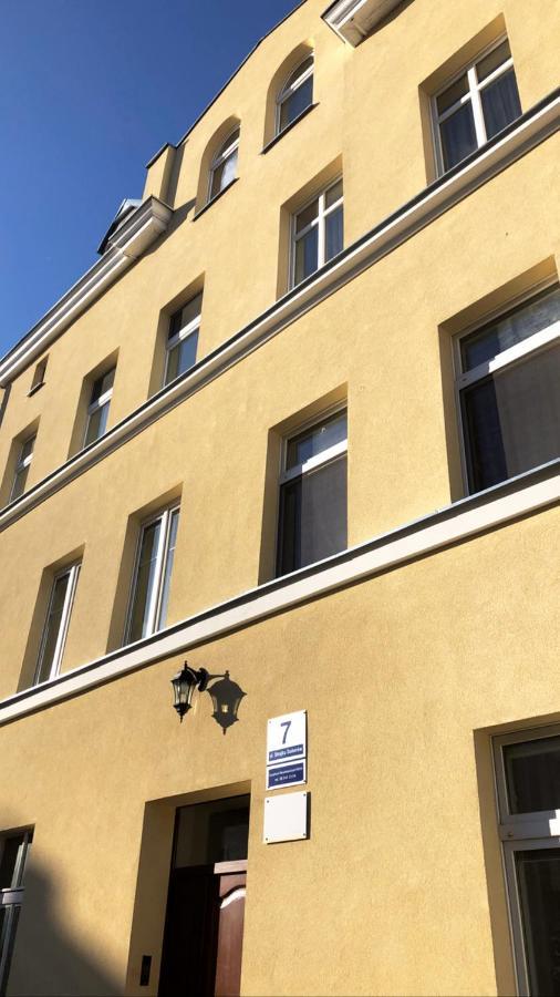 Apartment Port *