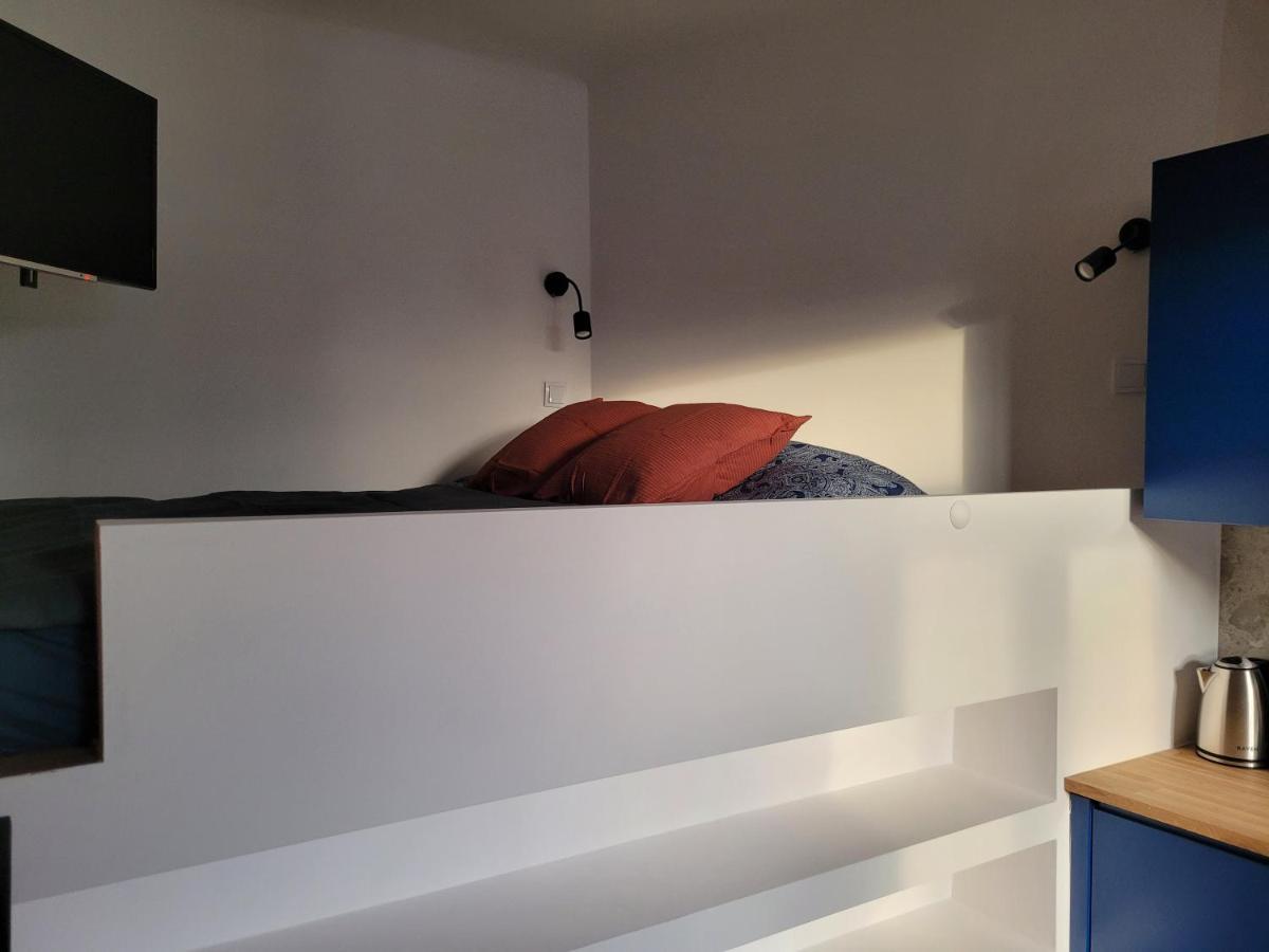 Cozy Corner Apartment *