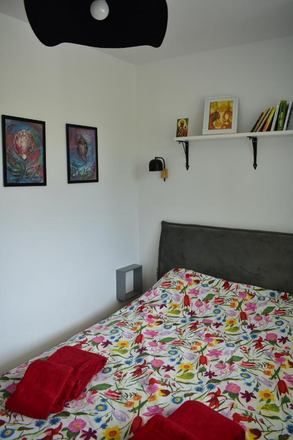 Apartment Place *