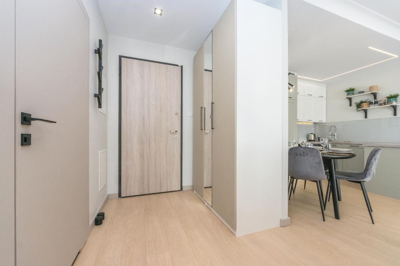 Hello Letnica With Sea View And Private Parking