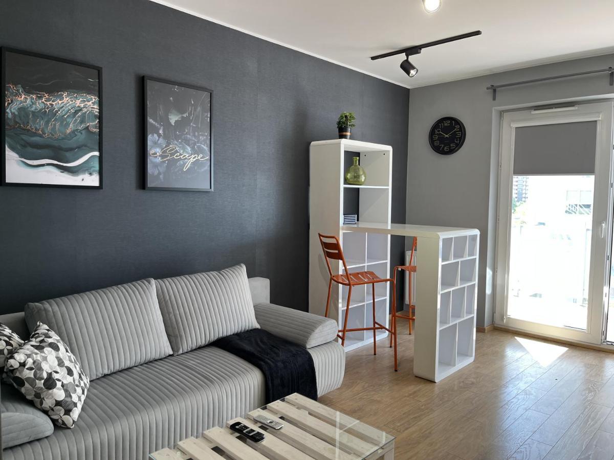Apartament 403 *