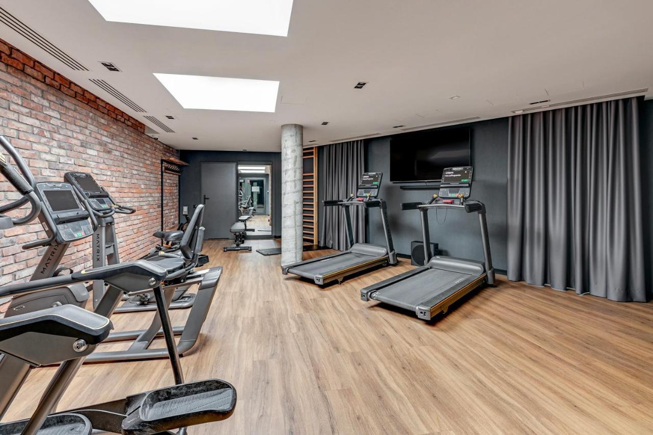 Chlebova - Riverside View Terrace, Free Parking, Gym & Kidsplay By Downtown Apartment *