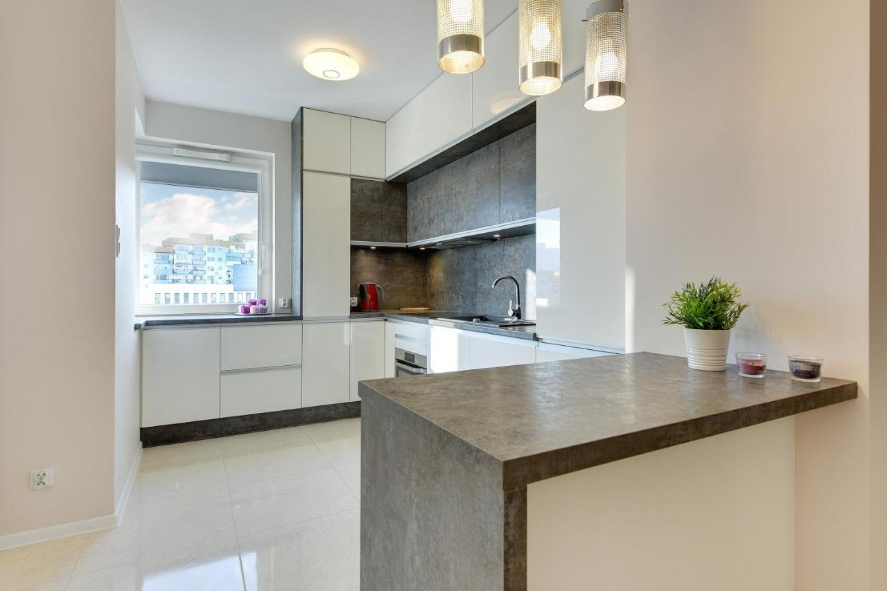 Aviator White Apartment Gdansk