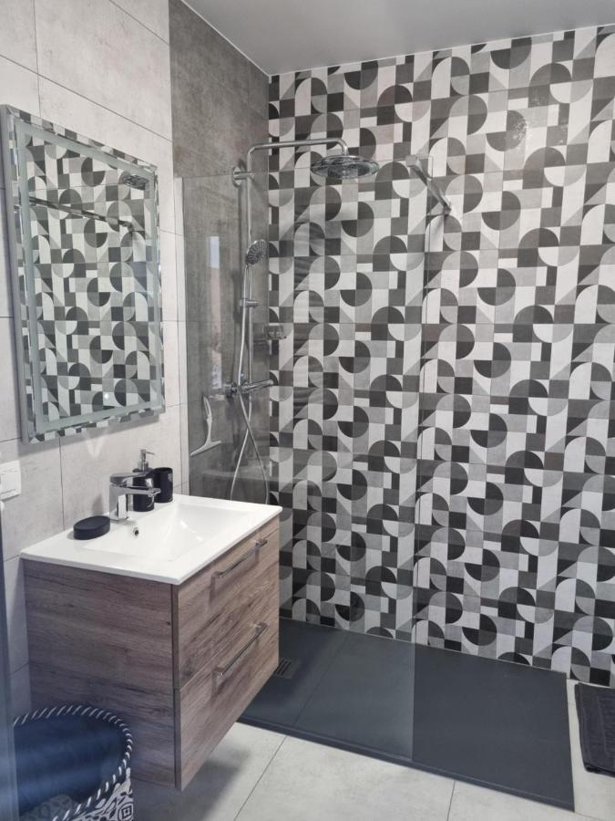 Huoneisto Apartamenty Morze On Sea 1 *