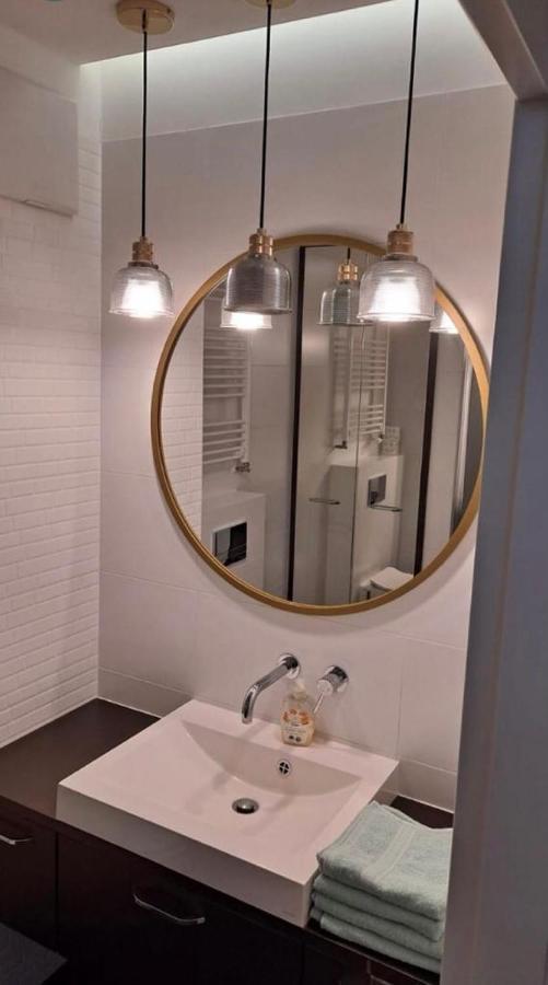 Apartament 3-osobowy Z Miejscem Parkingowym W Swietnej Lokalizacji Huoneisto *