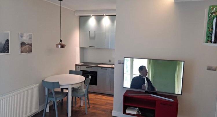 Apartament 3-osobowy Z Miejscem Parkingowym W Swietnej Lokalizacji Huoneisto