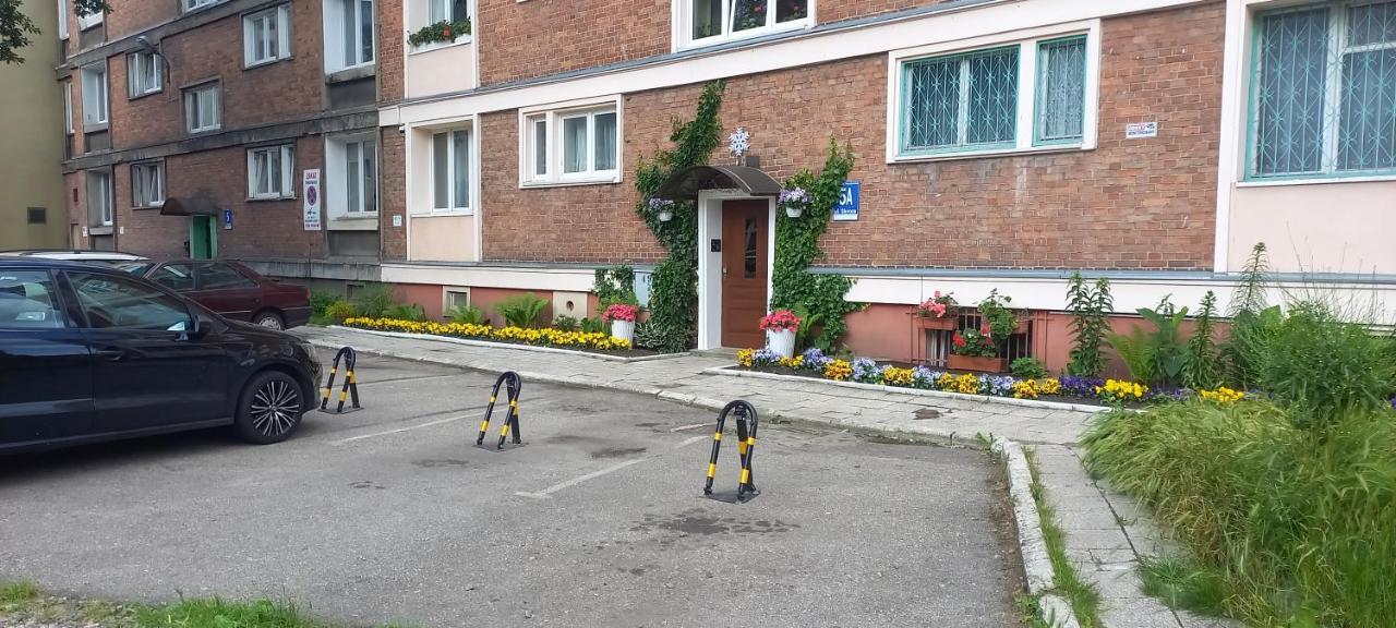 Four Seasons With Parking Place Apartment *
