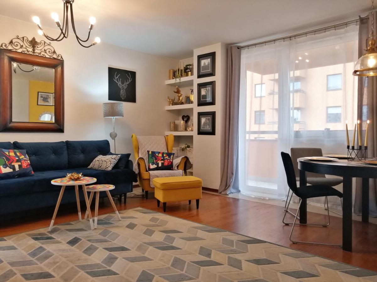 Orange Water Apartment *