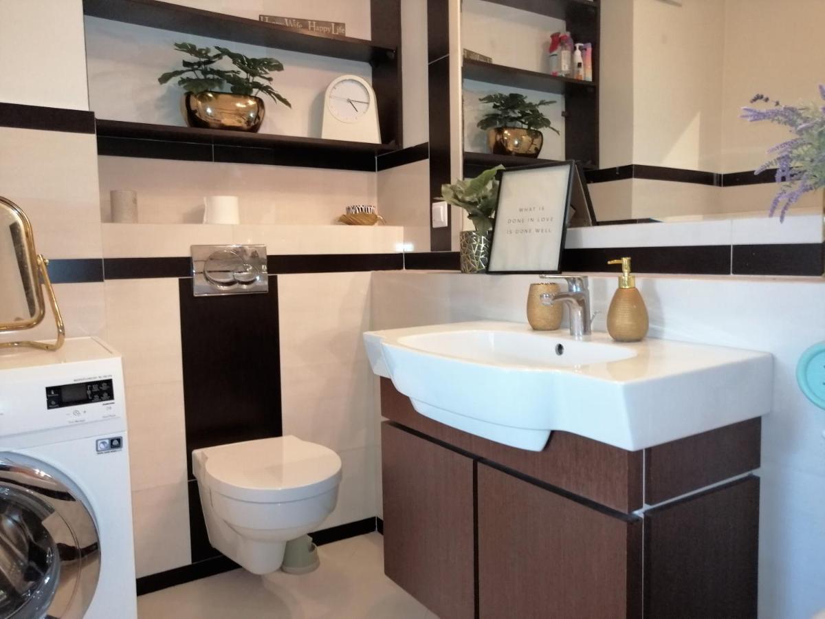 Orange Water Apartment *