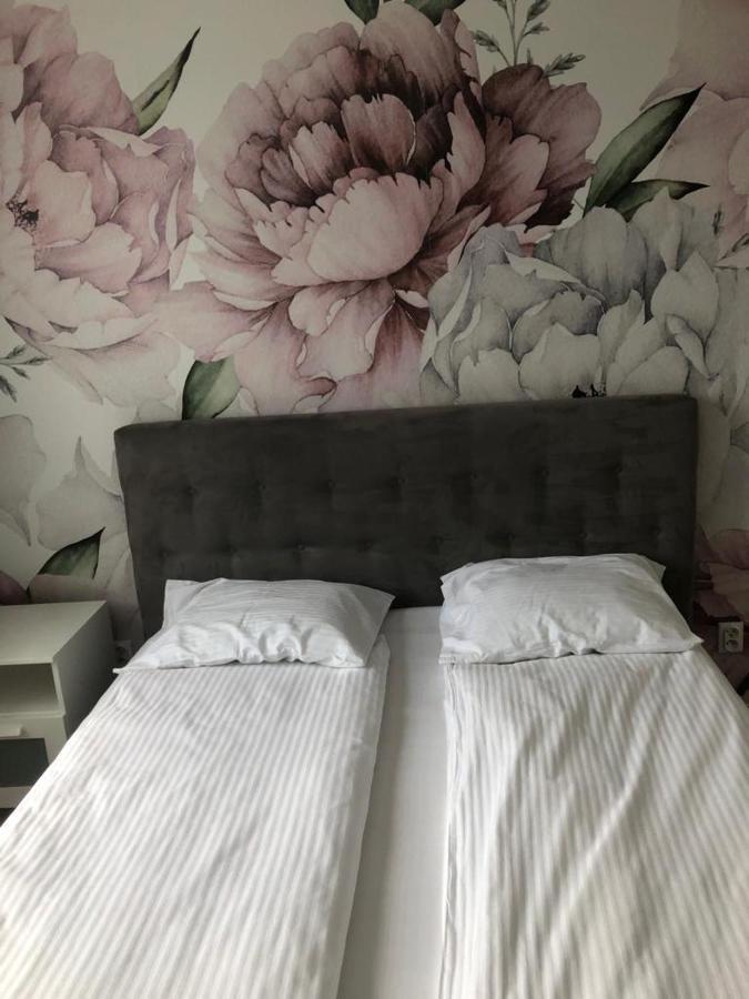 Apartment Apartament Rodzinny Z Ogrodkiem