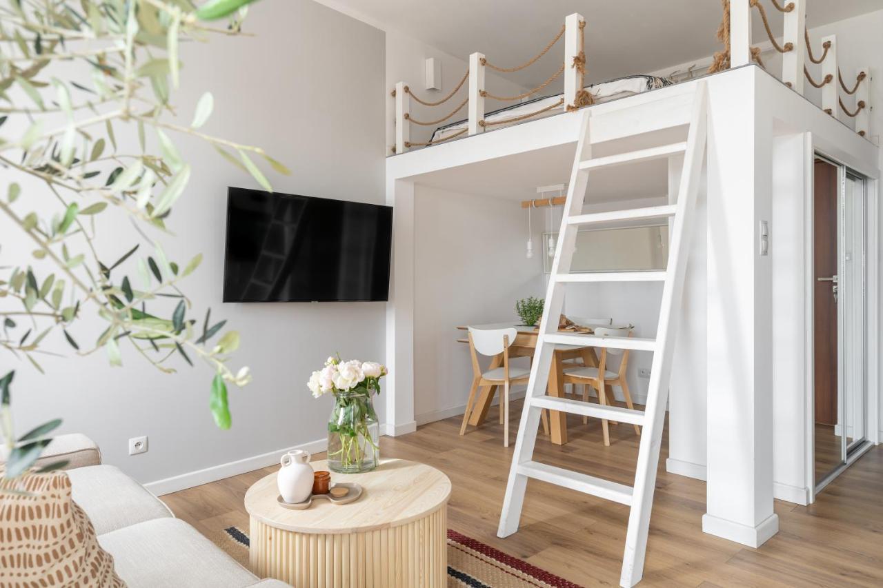 Apartment For Sophie - Z Palarnia Kawy I Pracownia Artystyczna W Kamienicy - Art & Coffee In Historic Building Gdansk