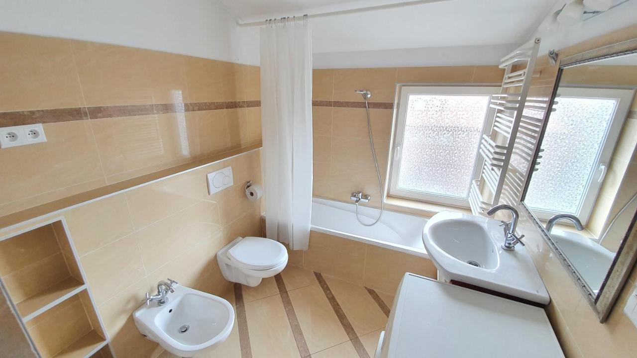 Homestay Ginger Doors - Pokoje Goscinne