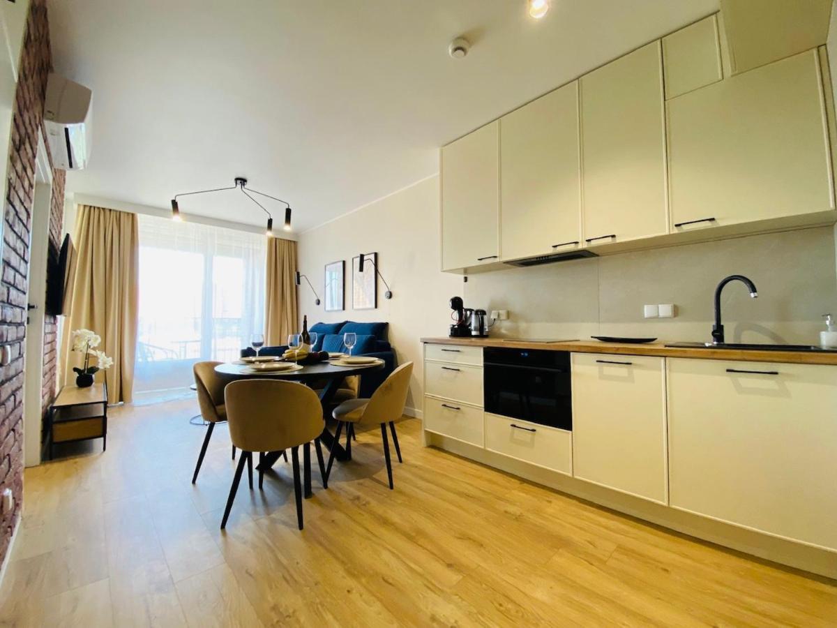 Apartment S&s Chlebova Z Widokiem Na Rzeke Motlawe, Stare
