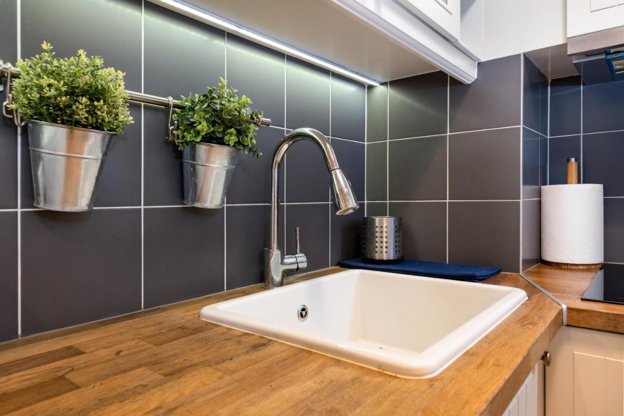 Cozy Apartment: Old Town/main Station Apartment