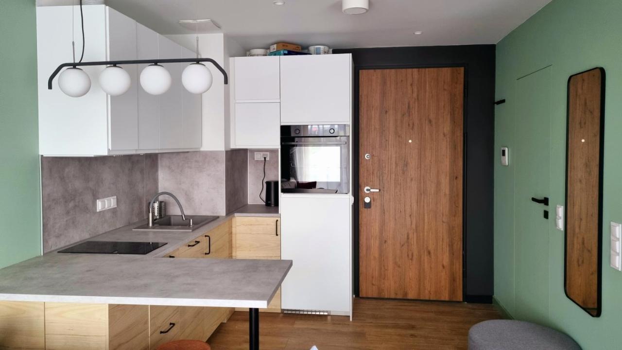 Apartment Mint And Cherry *