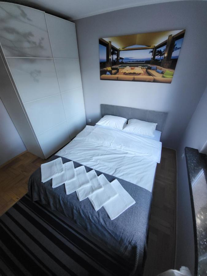 400 Metrow Od Plazy/400 Meters From The