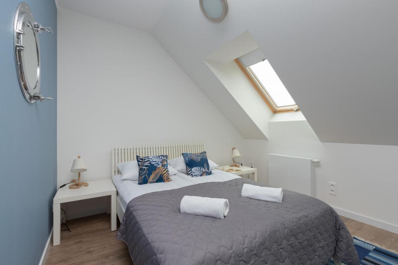 Apartment Powstancow Warszawskich By Renters *