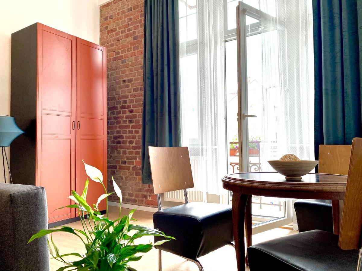 5 Shipyard Apartment *
