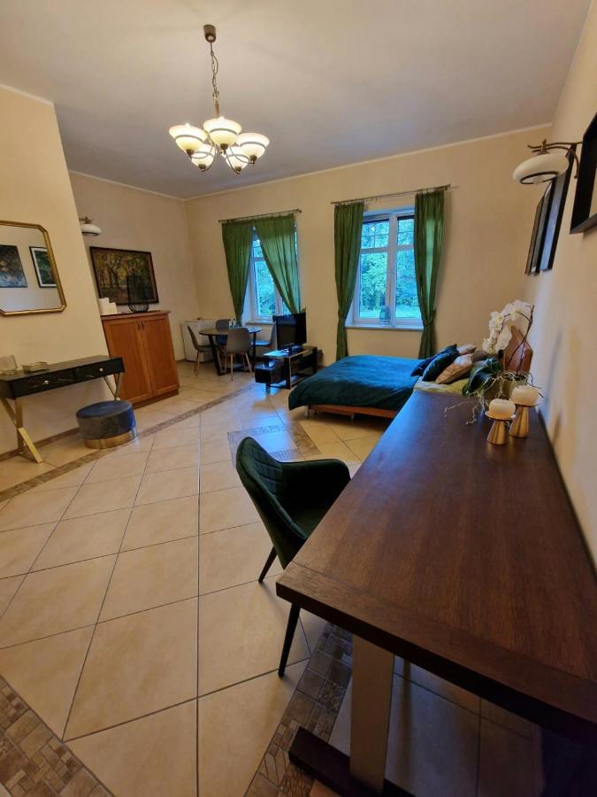 W Rezydencji Nad Stawem - Traugutta 111 Lägenhet *