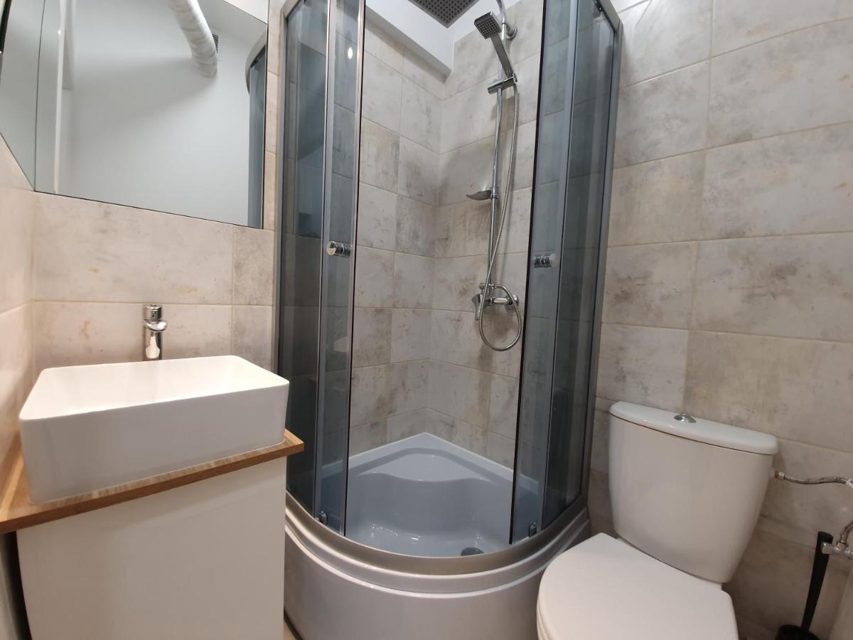 Studio - Plac Obrońców Poczty Polskiej IV Gdańsk