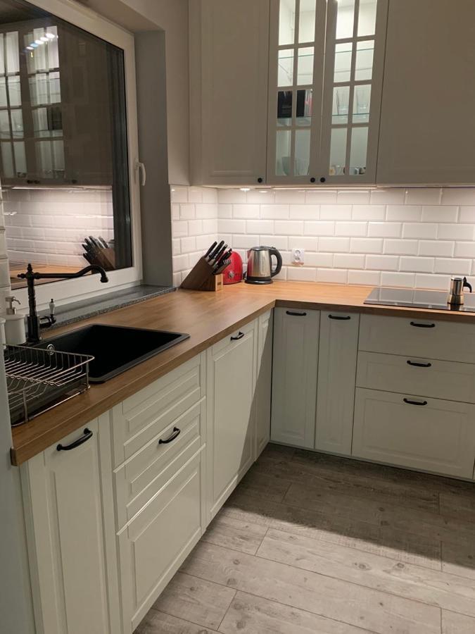 Uroczy Apartament Nad Motławą, Miejsce Parkingowe W Strzeżonej Hali * Gdańsk