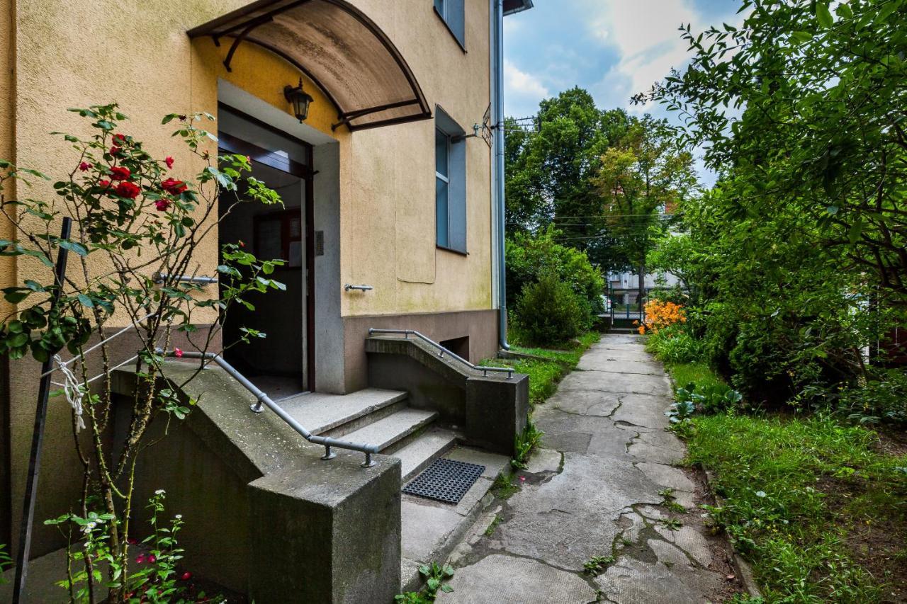 Hallera Studio