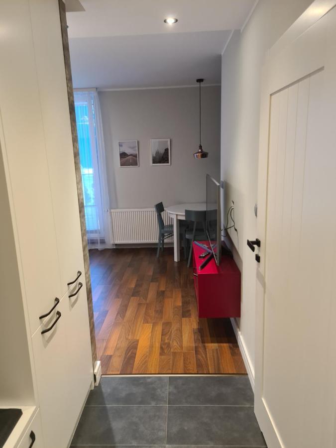 Huoneisto Apartament 3-osobowy Z Miejscem Parkingowym W Swietnej Lokalizacji